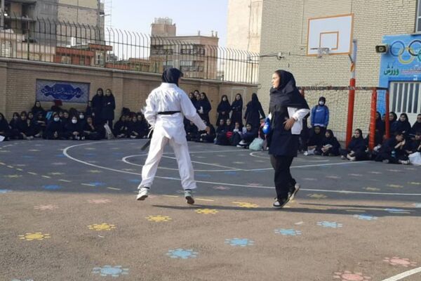 هفته تربیت‌بدنی در دبیرستان فرشتگان ناحیه ۴شیراز