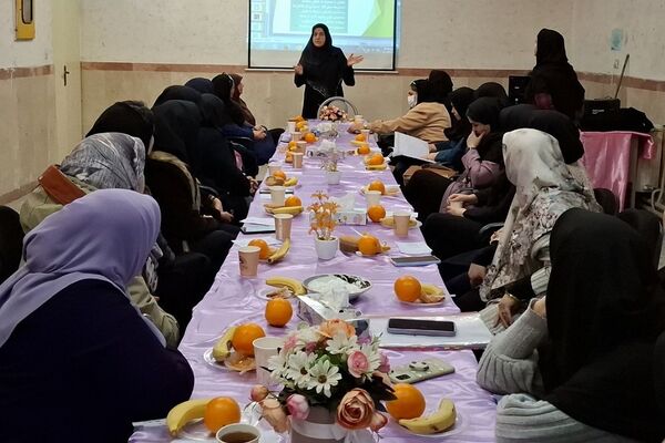 جلسه شورای دبیران در مدرسه جوادالائمه بهارستان ۲