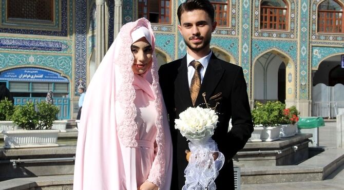 ۴۷ زوج‌ جوان جانفدای انقلابی در حرم مطهر حضرت عبدالعظیم