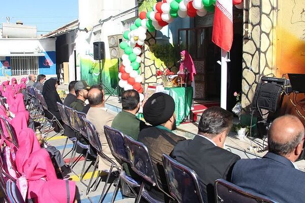 جشن بزرگ‌ بازگشایی مدارس در مدرسه پروین اعتصامی رودهن 