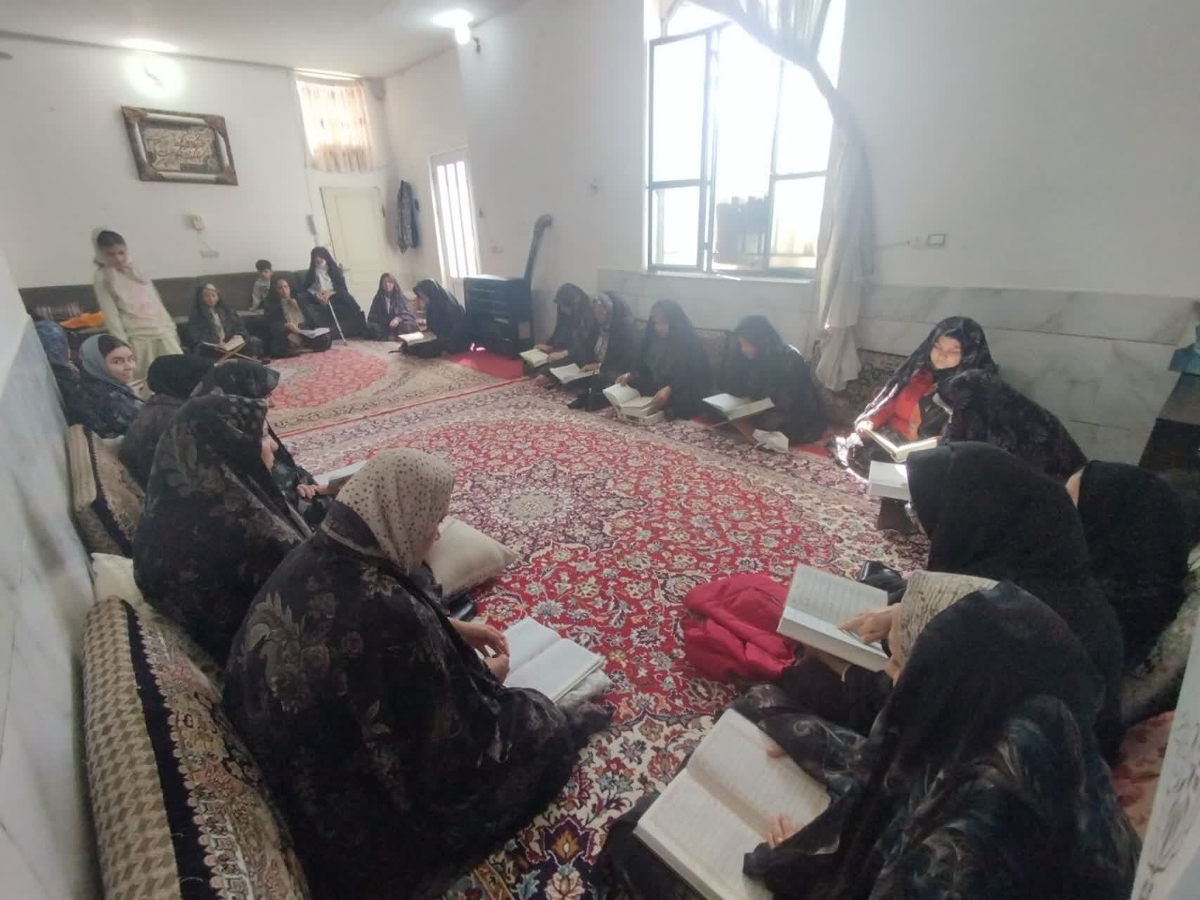 محفل انس با قرآن کریم‌‌ در روستای مهدی آباد خلیل آباد