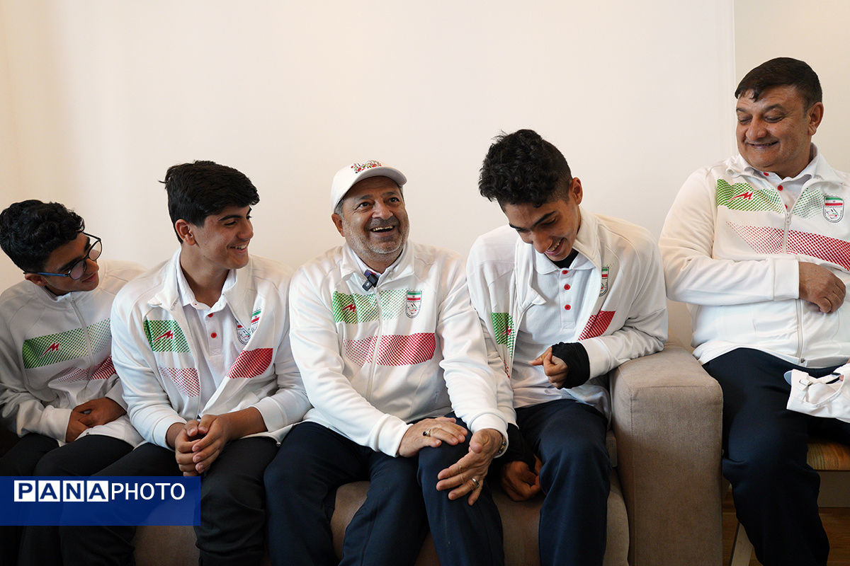 حضور  وزیر آموزش و پرورش از نمایی دیگر در کنار کاروان «امید ایران»