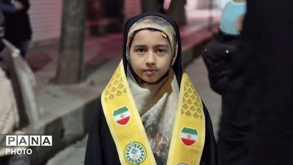 طنین رجزهای دانش‌آموزان پیشتاز در همایش شبانه‌ فارسان