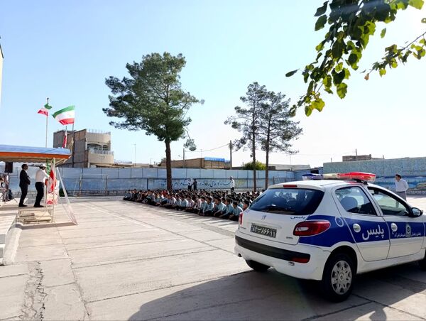  زنگ فرهنگ ترافیک در دبیرستان رییس‌زاده خلیل اباد به صدا درآمد