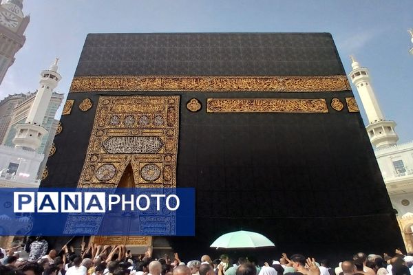 حضور دانش‌آموزان در مکه مکرمه 