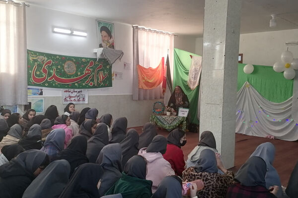  جشن نیمه شعبان در دبیرستان شاهد ام‌ابیها آباده