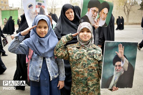 حضور حداکثری مردم و فرهنگیان اسلامشهر در راهپیمایی روز جهانی قدس 