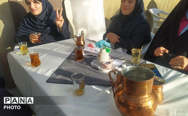 حضور دانش‌آموزان دبیرستان باهنر در پاتوق نوجوانان مبارز