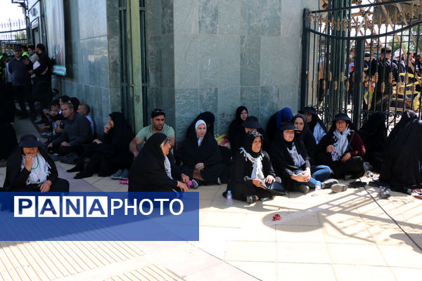 جلوه‌هایی از حضور نوجوانان در مراسم سالگرد ارتحال امام خمینی(ره)