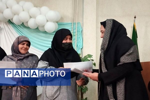 دبیرستان صدیقه طاهره غرقِ در شور فاطمی