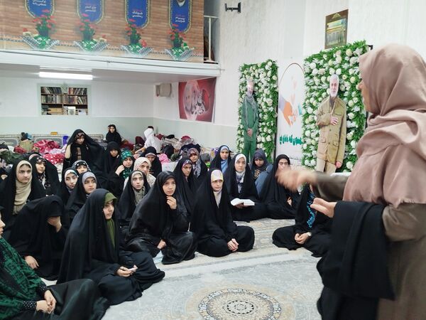 حضور پرشور نوجوانان در اعتکاف دانش‌آموزی مسجد امام سجاد(ع)