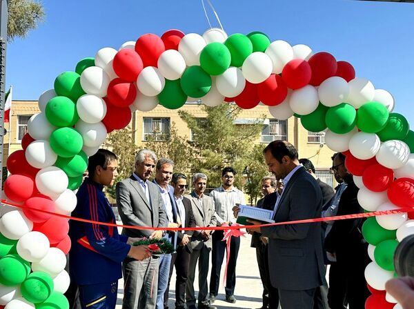 افتتاح دو چمن مصنوعی در مدارس کاشمر 
