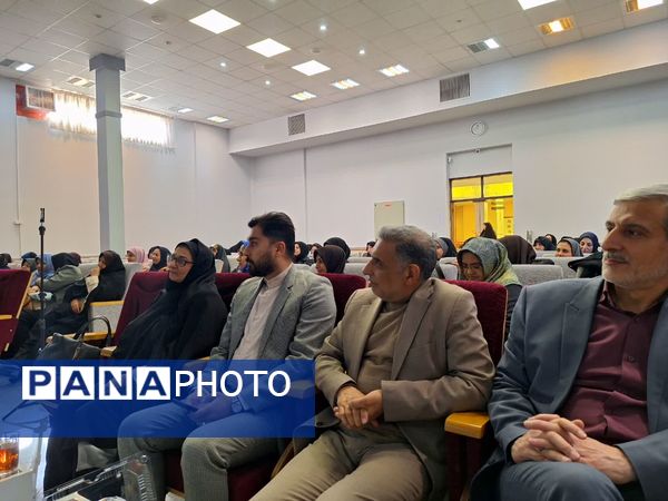 آیین تجلیل پایه گذاران مهر و امید در ناحیه۶ مشهد