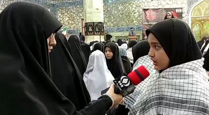 اینجا دختران دانش‌آموز از قیام می گویند