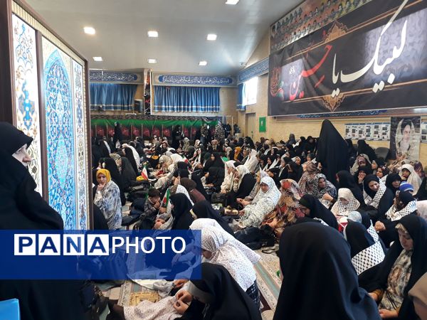   برگزاری جشن ایام‌الله دهه فجر همزمان با نماز جمعه بخش صفادشت با حضور پرشور مردم