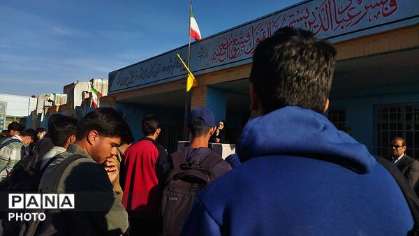 حضور رئیس پژوهش سرای سینا مسیح آبادی نیشابور در دبیرستان شاهد ابوذر غفاری نیشابور 