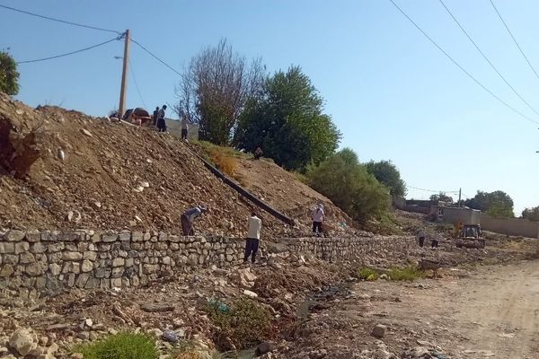 روند اجرایی دیواره حائل خیابان ساحلی ده محسن با پیشرفت قابل توجه ادامه دارد