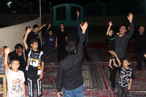 مراسم عزاداری شب هفتم محرم در مسجد امام هادی(ع) شهرکرد