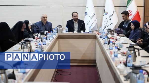 گردهمایی نویسندگان موسسه رهنمای اهل قلم