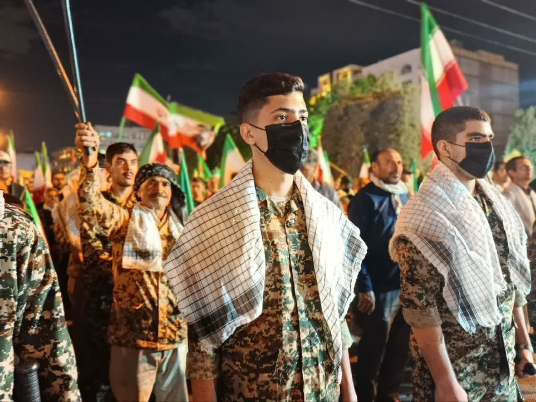 آیینه امید در اجتماعات مشهد