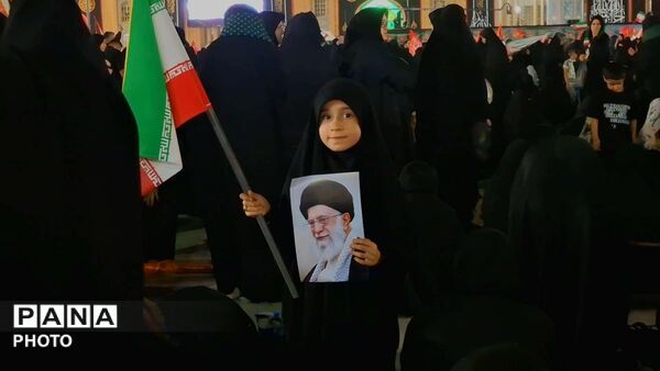 بیعت مردم با آقای شهید ایران 