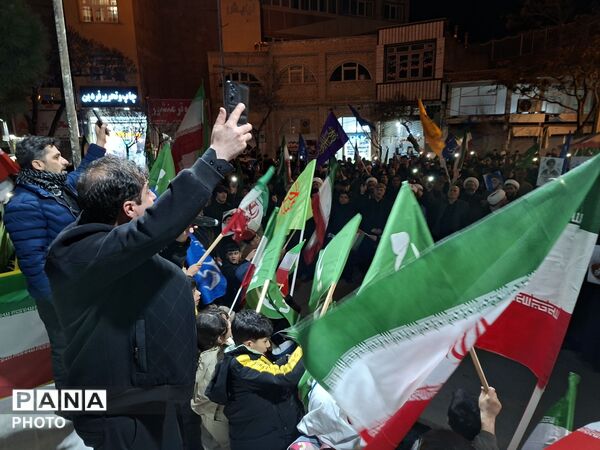 تجمع فرهنگیان و دانش‌آموزان اهری در آستانه چهلم رهبر شهید و شهدای دانش‌آموز میناب