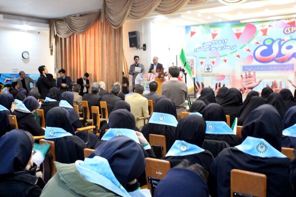 جشن ایرانمون در دبیرستان نمونه دولتی مهشید مصلی‌نژاد