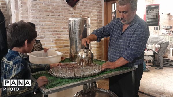 خدمت رسانی چایخانه حضرت زهرا 