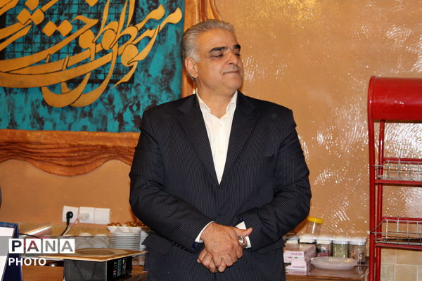 تجلیل از خبرنگاران پانادر کافه دخترانه کانون امام خمینی (ره)