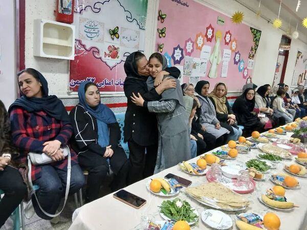 بزرگداشت روز مادر در دبستان ۲۲ بهمن آباده