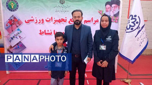 مراسم توزیع تجهیزات ورزشی؛کاروان مهر با نشاط در ناحیه 7 مشهد