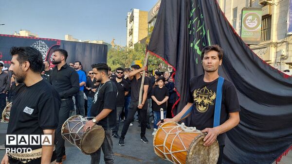 مراسم عزاداری عصر عاشورا و خیمه‌سوزان در مشهد