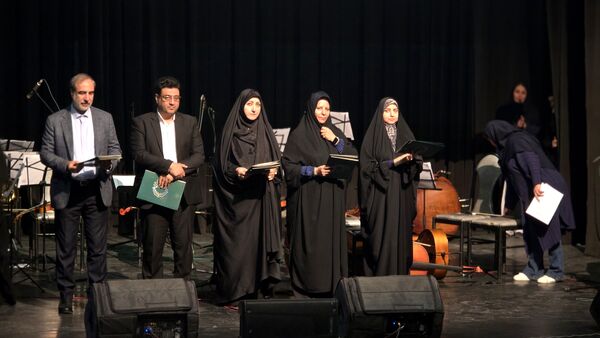 تقدیر و تجلیل از ستارگان درخشان هنرستان هنرهای زیبای اصفهان