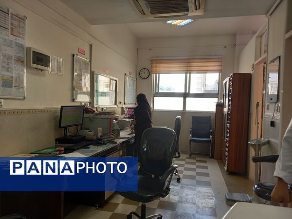 قدردانی پیشتازان دبیرستان باقریه از فرشتگان سفیدپوش در بیمارستان موسی بن جعفر(ع)