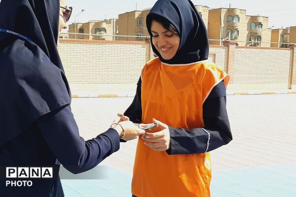 مسابقات ورزشی جام مهر در دبیرستان شهدای فراجا 