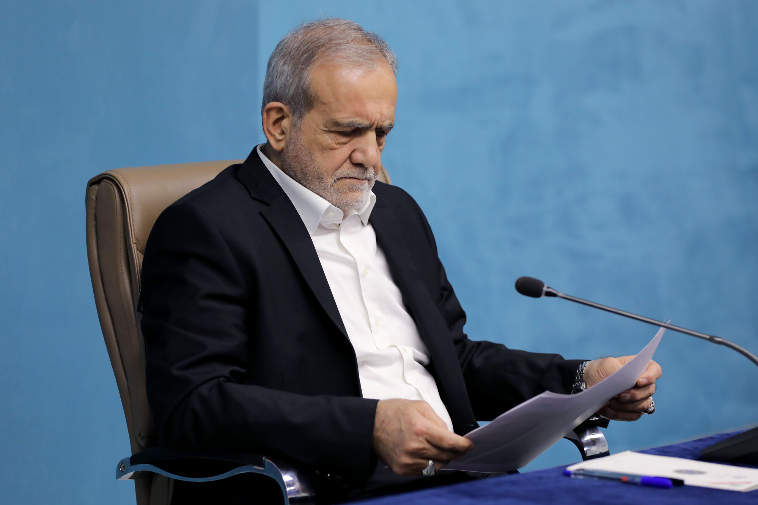 پزشکیان: دولت و مجلس به دنبال نگاه مشترک برای تأمین معیشت مردم هستند