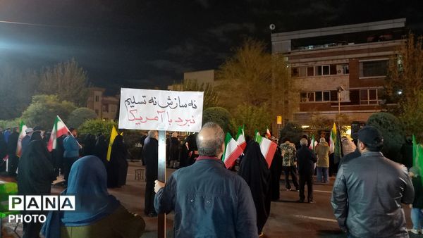 تجمعات شبانه همراه با موکب سازمان دانش آموزی در میدان المپیک 