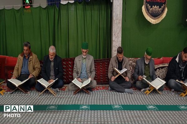 جزء خوانی قرآن در ماه مبارک رمضان  مسجد جامع شهر بار نیشابور 