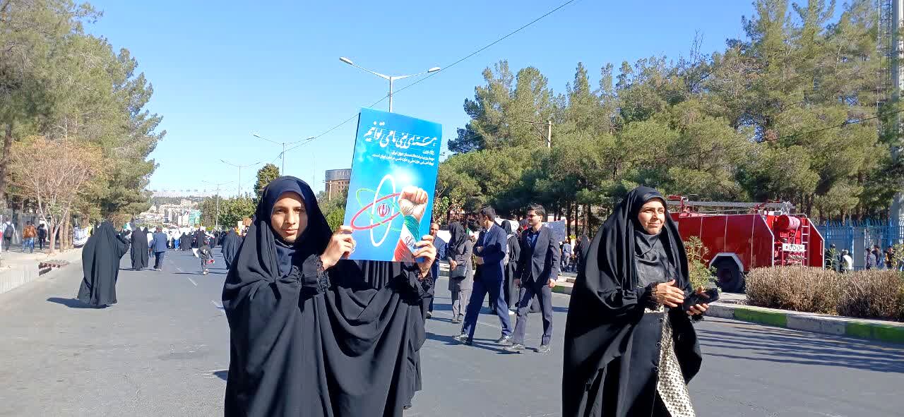 ۱۳ آبان؛ روزی که فریاد استقلال ملت ایران در تاریخ ماندگار شد