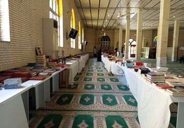 حاجی‌آباد به دنیای کتاب خوش آمد می‌گوید