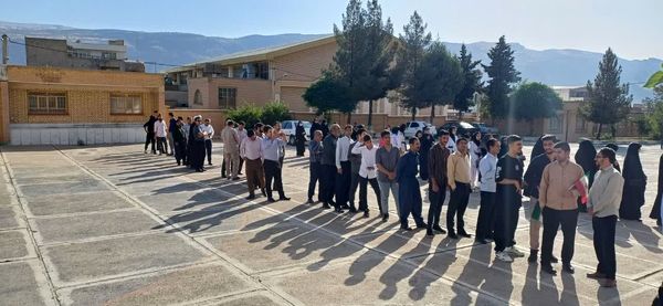 حضور گسترده مردم شهرستان چرداول در دور دوم چهاردهمین دوره انتخابات ریاست جمهوری