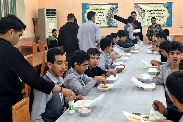حضور دانش‌آموزان دبیرستان فرهنگیان شهید بهشتی ناحیه 2 شهرری در اردوی راهیان نور 