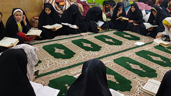 جوانه‌های بندگی در دیشموک؛ حضور پرشور دختران در اعتکاف