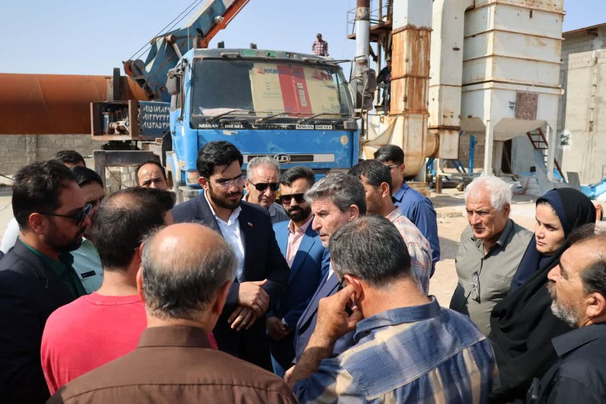 بازدید فرماندار شهرستان جاجرم از کارخانه تولید آلفا آلومینیوم