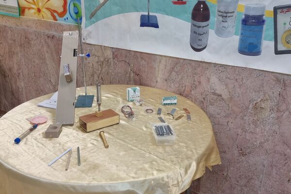 برپایی نمایشگاه صنایع آموزشی و فناوری‌های نوین در دبستان علوی 