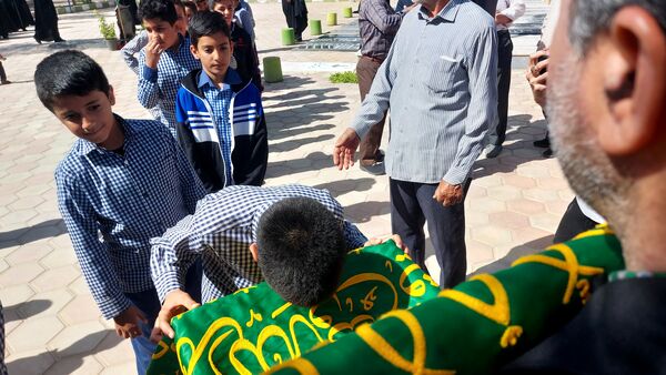 حضور کاروان زیر سایه خورشید در نایین