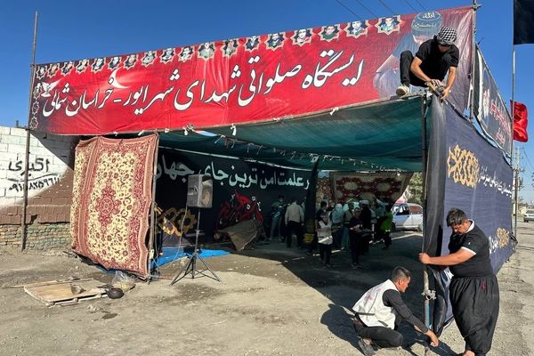 خدمت‌رسانی موکب شهدای ایور در مسیر زائران رضوی