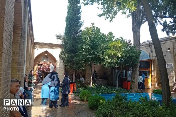 رویش شکوفه‌های هنر در جوار آرامگاه حافظ شیرازی