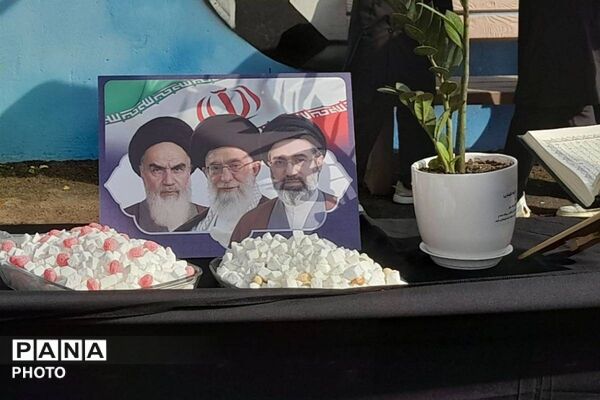 برپایی چایخانه حضرت زهرا (س) در مدرسه پویندگان قیامدشت 