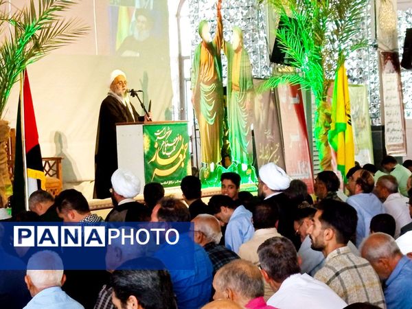 نماز جمعه ای با رنگ خون شهید در کاشمر